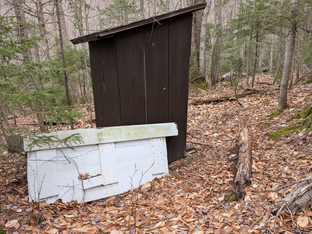 wallface leanto privy